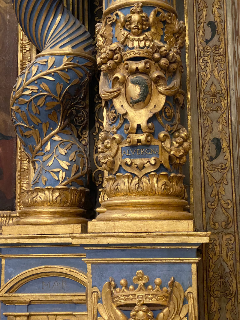 Billede af søjler i Auvergnes kapel